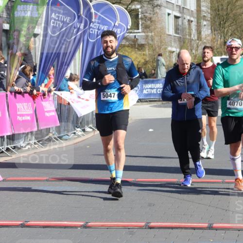12.04.2026 - 45. Internationalen Wilhelmsburger Insellauf Strokosch-Dieckow http://msf.ph/oto/9464558 12.04.2026 10:56:36 Ziel 4494, 5047, 4070, 5771, 4549 meine-sportfotos.de