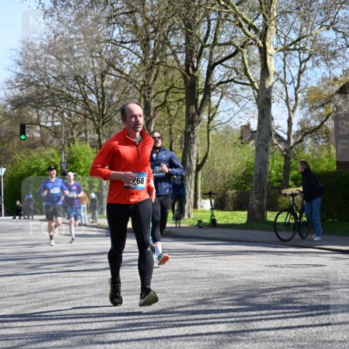12.04.2026 - 45. Internationalen Wilhelmsburger Insellauf J. Mangold http://msf.ph/oto/9464576 12.04.2026 10:55:14 Ziel 2324, 4636, 5006, 5333, 4056, 5334, 4197, 5747, 5773, 5835, 5268, 4500, 4714, 3175, 4298, 4298, 5557, 2349, 3118, 5822 meine-sportfotos.de