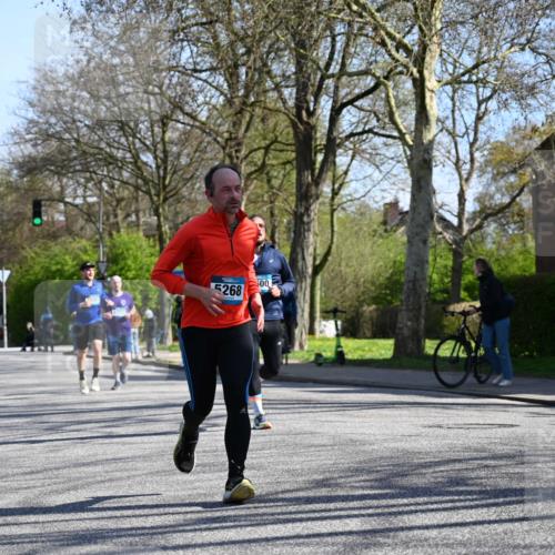 12.04.2026 - 45. Internationalen Wilhelmsburger Insellauf J. Mangold http://msf.ph/oto/9464578 12.04.2026 10:55:15 Ziel 4636, 5006, 5333, 4056, 5334, 4197, 5747, 5773, 5835, 5268, 4500, 4714, 3175, 4298, 5557, 5557, 2349, 3118, 5822 meine-sportfotos.de