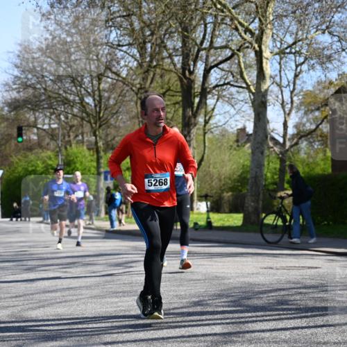 12.04.2026 - 45. Internationalen Wilhelmsburger Insellauf J. Mangold http://msf.ph/oto/9464583 12.04.2026 10:55:15 Ziel 4636, 5006, 5333, 4056, 5334, 4197, 5747, 5773, 5835, 5268, 4500, 4714, 3175, 4298, 5557, 5557, 2349, 3118, 5822 meine-sportfotos.de