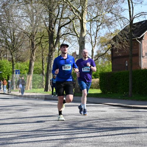 12.04.2026 - 45. Internationalen Wilhelmsburger Insellauf J. Mangold http://msf.ph/oto/9464591 12.04.2026 10:55:18 Ziel 4197, 5747, 5773, 5835, 5268, 4500, 4714, 3175, 4298, 5557, 2349, 3118, 5822, 3488, 2797, 2796 meine-sportfotos.de