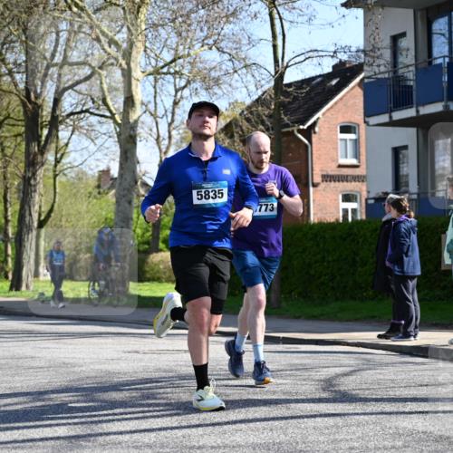 12.04.2026 - 45. Internationalen Wilhelmsburger Insellauf J. Mangold http://msf.ph/oto/9464601 12.04.2026 10:55:19 Ziel 4197, 5747, 5773, 5835, 5268, 4500, 4714, 4714, 3175, 4298, 5557, 2349, 3118, 5822, 3488, 2797, 2796 meine-sportfotos.de
