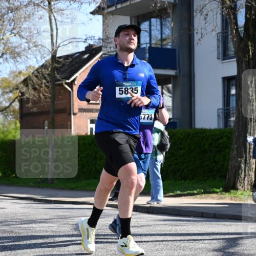 12.04.2026 - 45. Internationalen Wilhelmsburger Insellauf J. Mangold http://msf.ph/oto/9464612 12.04.2026 10:55:19 Ziel 4197, 5747, 5773, 5835, 5268, 4500, 4714, 4714, 3175, 4298, 5557, 2349, 3118, 5822, 3488, 2797, 2796 meine-sportfotos.de