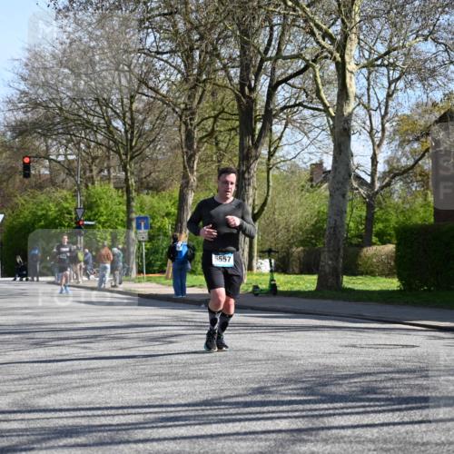 12.04.2026 - 45. Internationalen Wilhelmsburger Insellauf J. Mangold http://msf.ph/oto/9464629 12.04.2026 10:55:34 Ziel 4714, 3175, 4298, 5557, 2349, 3118, 5822, 3488, 2797, 2796, 2921, 2808, 2808, 3916, 4494, 5047, 4070, 5771, 4549 meine-sportfotos.de