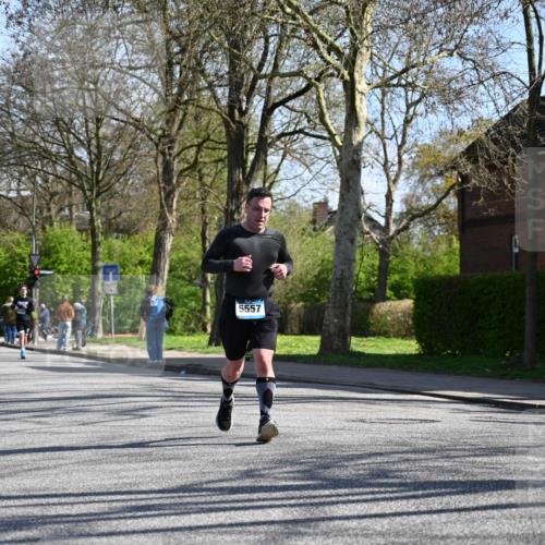 12.04.2026 - 45. Internationalen Wilhelmsburger Insellauf J. Mangold http://msf.ph/oto/9464637 12.04.2026 10:55:35 Ziel 4714, 3175, 4298, 5557, 2349, 3118, 3118, 5822, 3488, 2797, 2796, 2921, 2808, 3916, 4494, 5047, 4070, 5771, 4549 meine-sportfotos.de