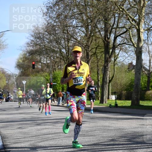 12.04.2026 - 45. Internationalen Wilhelmsburger Insellauf J. Mangold http://msf.ph/oto/9464645 12.04.2026 10:55:42 Ziel 4714, 3175, 4298, 5557, 2349, 3118, 5822, 3488, 2797, 2796, 2797, 2796, 2921, 2808, 3916, 4494, 5047, 4070, 5771, 4549, 4717, 2055 meine-sportfotos.de
