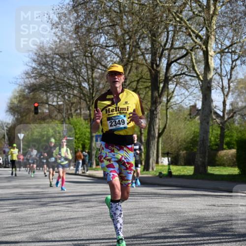 12.04.2026 - 45. Internationalen Wilhelmsburger Insellauf J. Mangold http://msf.ph/oto/9464650 12.04.2026 10:55:42 Ziel 4714, 3175, 4298, 5557, 2349, 3118, 5822, 3488, 2797, 2796, 2797, 2796, 2921, 2808, 3916, 4494, 5047, 4070, 5771, 4549, 4717, 2055 meine-sportfotos.de