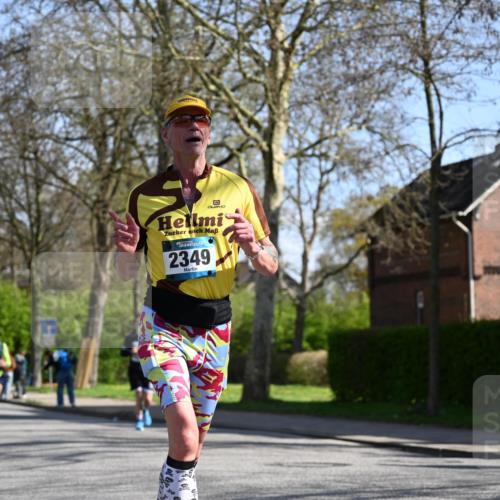 12.04.2026 - 45. Internationalen Wilhelmsburger Insellauf J. Mangold http://msf.ph/oto/9464662 12.04.2026 10:55:43 Ziel 4714, 3175, 4298, 5557, 2349, 3118, 5822, 3488, 2797, 2796, 2921, 2808, 3916, 4494, 5047, 4070, 5771, 4549, 4717, 2055 meine-sportfotos.de