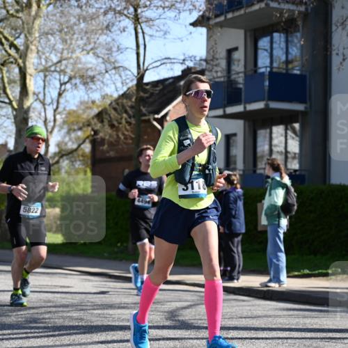 12.04.2026 - 45. Internationalen Wilhelmsburger Insellauf J. Mangold http://msf.ph/oto/9464685 12.04.2026 10:55:48 Ziel 3175, 4298, 5557, 2349, 3118, 5822, 3488, 2797, 2796, 2921, 2808, 3916, 3916, 4494, 5047, 4070, 5771, 4549, 4717, 2055, 5512, 2220, 4158 meine-sportfotos.de