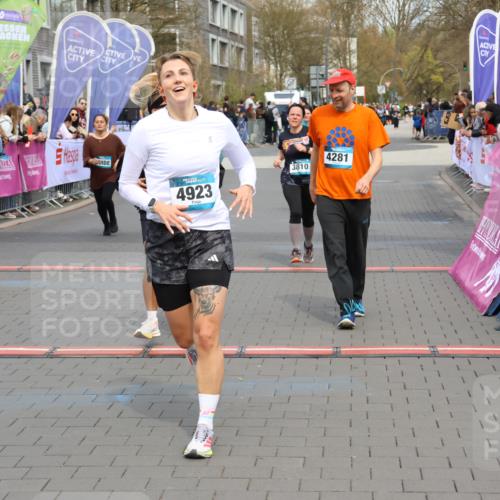 12.04.2026 - 45. Internationalen Wilhelmsburger Insellauf Strokosch-Dieckow http://msf.ph/oto/9464687 12.04.2026 13:13:59 Ziel 2080, 5819, 2064, 4923, 4281, 3984, 3810, 3268, 2062 meine-sportfotos.de