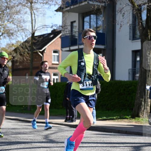 12.04.2026 - 45. Internationalen Wilhelmsburger Insellauf J. Mangold http://msf.ph/oto/9464690 12.04.2026 10:55:48 Ziel 3175, 4298, 5557, 2349, 3118, 5822, 3488, 2797, 2796, 2921, 2808, 3916, 3916, 4494, 5047, 4070, 5771, 4549, 4717, 2055, 5512, 2220, 4158 meine-sportfotos.de
