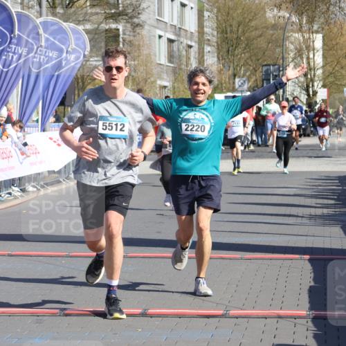 12.04.2026 - 45. Internationalen Wilhelmsburger Insellauf Strokosch-Dieckow http://msf.ph/oto/9464696 12.04.2026 10:56:48 Ziel 2055, 5512, 2220, 4158 meine-sportfotos.de