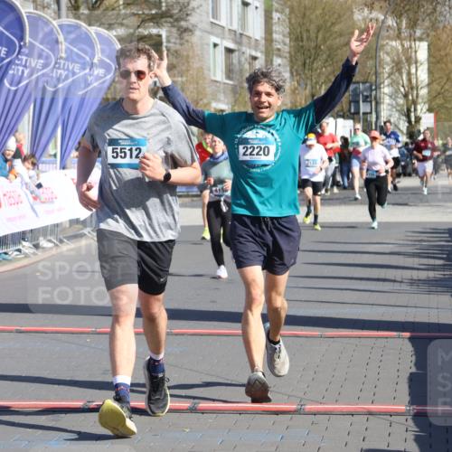 12.04.2026 - 45. Internationalen Wilhelmsburger Insellauf Strokosch-Dieckow http://msf.ph/oto/9464719 12.04.2026 10:56:48 Ziel 2055, 5512, 2220, 4158 meine-sportfotos.de