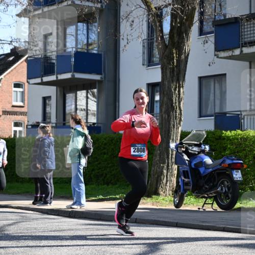 12.04.2026 - 45. Internationalen Wilhelmsburger Insellauf J. Mangold http://msf.ph/oto/9464737 12.04.2026 10:55:59 Ziel 3118, 5822, 3488, 2797, 2796, 2921, 2808, 3916, 4494, 5047, 4070, 5771, 4549, 4717, 2055, 5512, 2220, 4158, 2133, 2754, 4155, 2795, 3917, 5319, 5352 meine-sportfotos.de