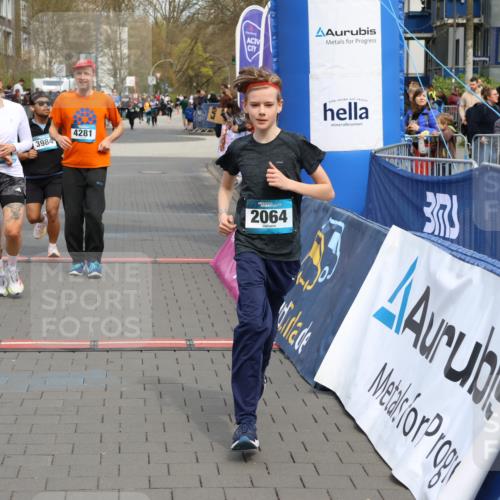 12.04.2026 - 45. Internationalen Wilhelmsburger Insellauf Strokosch-Dieckow http://msf.ph/oto/9464743 12.04.2026 13:13:57 Ziel 2080, 5819, 2064, 4923, 4281, 3984, 3810 meine-sportfotos.de