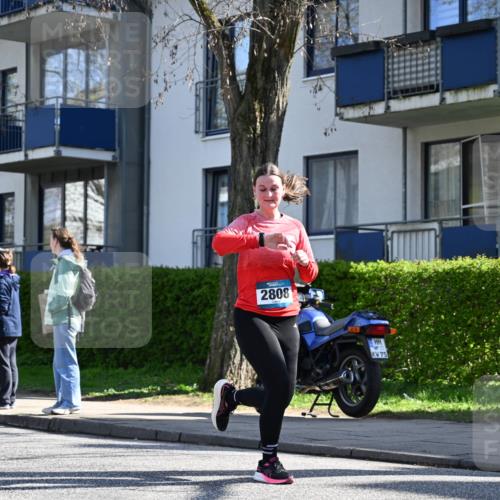12.04.2026 - 45. Internationalen Wilhelmsburger Insellauf J. Mangold http://msf.ph/oto/9464744 12.04.2026 10:55:59 Ziel 3118, 5822, 3488, 2797, 2796, 2921, 2808, 3916, 4494, 5047, 4070, 5771, 4549, 4717, 2055, 5512, 2220, 4158, 2133, 2754, 4155, 2795, 3917, 5319, 5352 meine-sportfotos.de