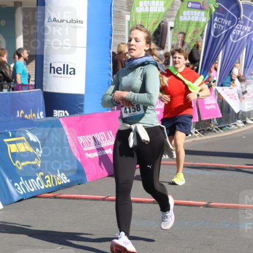 12.04.2026 - 45. Internationalen Wilhelmsburger Insellauf Strokosch-Dieckow http://msf.ph/oto/9464752 12.04.2026 10:56:53 Ziel 4158, 2133, 2754, 4155 meine-sportfotos.de