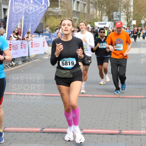 12.04.2026 - 45. Internationalen Wilhelmsburger Insellauf Strokosch-Dieckow http://msf.ph/oto/9464754 12.04.2026 13:13:56 Ziel 2080, 5819, 2064, 4923, 4281, 3984, 3810 meine-sportfotos.de