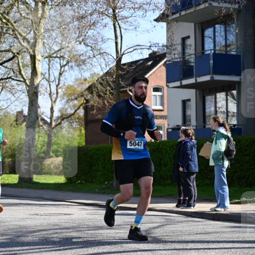 12.04.2026 - 45. Internationalen Wilhelmsburger Insellauf J. Mangold http://msf.ph/oto/9464771 12.04.2026 10:56:03 Ziel 3488, 2797, 2796, 2921, 2808, 3916, 4494, 5047, 4070, 5771, 4549, 4717, 2055, 5512, 2220, 4158, 2133, 2754, 4155, 2795, 3917, 5319, 5352, 2915, 3224, 4654 meine-sportfotos.de