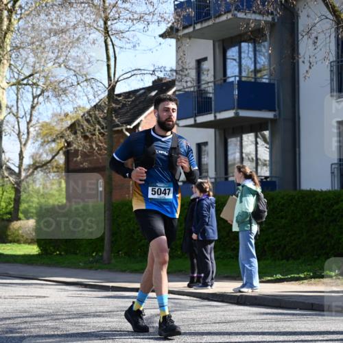 12.04.2026 - 45. Internationalen Wilhelmsburger Insellauf J. Mangold http://msf.ph/oto/9464774 12.04.2026 10:56:03 Ziel 3488, 2797, 2796, 2921, 2808, 3916, 4494, 5047, 4070, 5771, 4549, 4717, 2055, 5512, 2220, 4158, 2133, 2754, 4155, 2795, 3917, 5319, 5352, 2915, 3224, 4654 meine-sportfotos.de