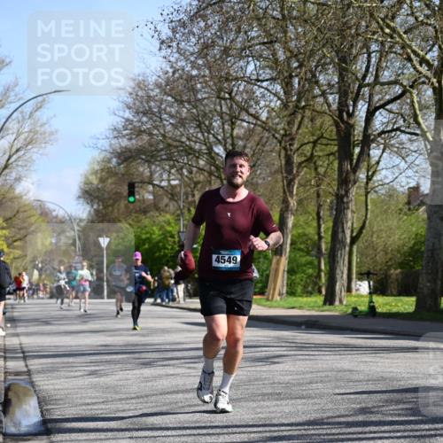 12.04.2026 - 45. Internationalen Wilhelmsburger Insellauf J. Mangold http://msf.ph/oto/9464801 12.04.2026 10:56:07 Ziel 2797, 2796, 2921, 2808, 3916, 4494, 5047, 4070, 5771, 4549, 4717, 2055, 5512, 2220, 4158, 2133, 2754, 4155, 2795, 3917, 3917, 5319, 5352, 2915, 3224, 4654, 3059, 3187 meine-sportfotos.de