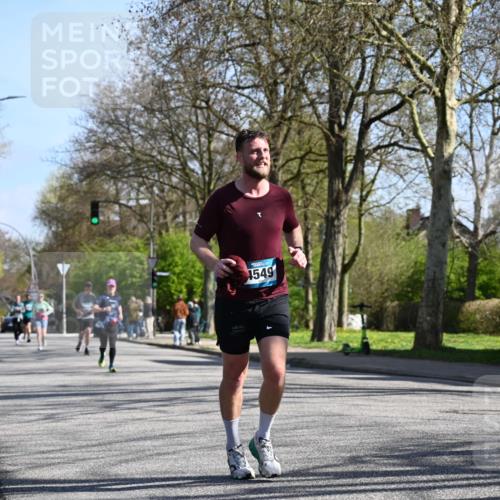 12.04.2026 - 45. Internationalen Wilhelmsburger Insellauf J. Mangold http://msf.ph/oto/9464808 12.04.2026 10:56:08 Ziel 2921, 2808, 3916, 4494, 5047, 4070, 5771, 4549, 4717, 2055, 5512, 2220, 5512, 2220, 4158, 2133, 2754, 4155, 2795, 3917, 5319, 5352, 5319, 5352, 2915, 3224, 4654, 3059, 3187, 4448 meine-sportfotos.de