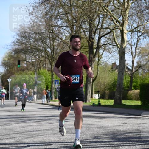12.04.2026 - 45. Internationalen Wilhelmsburger Insellauf J. Mangold http://msf.ph/oto/9464810 12.04.2026 10:56:08 Ziel 2921, 2808, 3916, 4494, 5047, 4070, 5771, 4549, 4717, 2055, 5512, 2220, 5512, 2220, 4158, 2133, 2754, 4155, 2795, 3917, 5319, 5352, 5319, 5352, 2915, 3224, 4654, 3059, 3187, 4448 meine-sportfotos.de