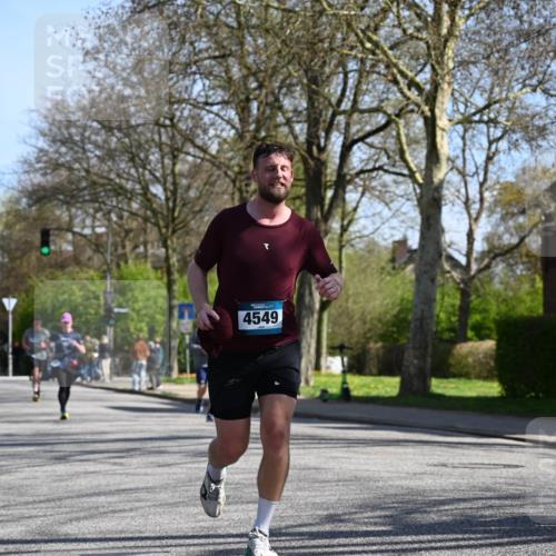 12.04.2026 - 45. Internationalen Wilhelmsburger Insellauf J. Mangold http://msf.ph/oto/9464811 12.04.2026 10:56:08 Ziel 2921, 2808, 3916, 4494, 5047, 4070, 5771, 4549, 4717, 2055, 5512, 2220, 5512, 2220, 4158, 2133, 2754, 4155, 2795, 3917, 5319, 5352, 5319, 5352, 2915, 3224, 4654, 3059, 3187, 4448 meine-sportfotos.de