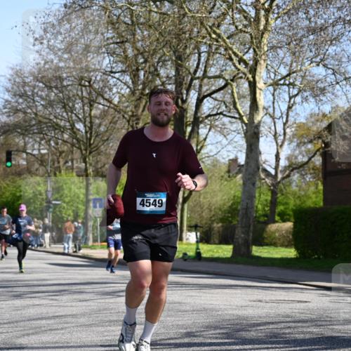 12.04.2026 - 45. Internationalen Wilhelmsburger Insellauf J. Mangold http://msf.ph/oto/9464814 12.04.2026 10:56:08 Ziel 2921, 2808, 3916, 4494, 5047, 4070, 5771, 4549, 4717, 2055, 5512, 2220, 5512, 2220, 4158, 2133, 2754, 4155, 2795, 3917, 5319, 5352, 5319, 5352, 2915, 3224, 4654, 3059, 3187, 4448 meine-sportfotos.de
