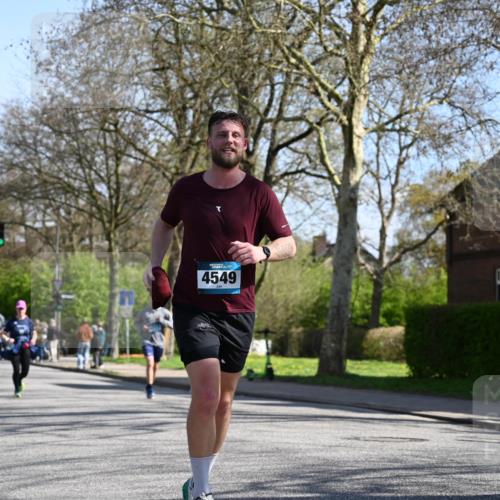 12.04.2026 - 45. Internationalen Wilhelmsburger Insellauf J. Mangold http://msf.ph/oto/9464816 12.04.2026 10:56:08 Ziel 2921, 2808, 3916, 4494, 5047, 4070, 5771, 4549, 4717, 2055, 5512, 2220, 5512, 2220, 4158, 2133, 2754, 4155, 2795, 3917, 5319, 5352, 5319, 5352, 2915, 3224, 4654, 3059, 3187, 4448 meine-sportfotos.de