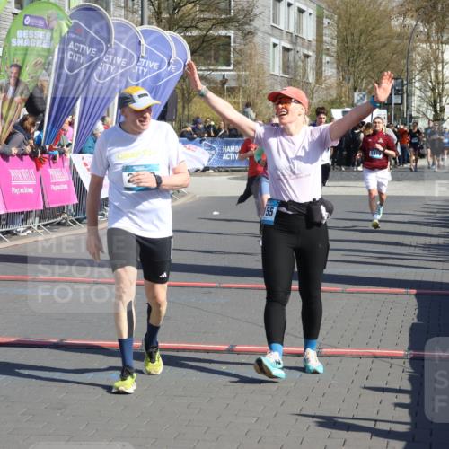 12.04.2026 - 45. Internationalen Wilhelmsburger Insellauf Strokosch-Dieckow http://msf.ph/oto/9464821 12.04.2026 10:56:55 Ziel 4158, 2133, 2754, 4155, 2795, 3917 meine-sportfotos.de