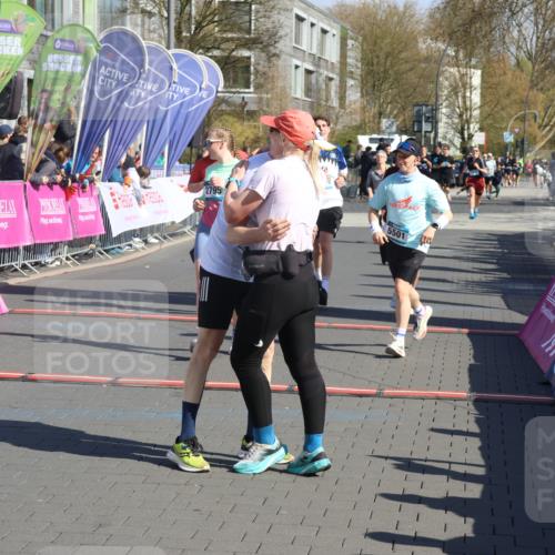 12.04.2026 - 45. Internationalen Wilhelmsburger Insellauf Strokosch-Dieckow http://msf.ph/oto/9464837 12.04.2026 10:56:58 Ziel 2133, 2754, 4155, 2795, 3917, 5319, 5352 meine-sportfotos.de