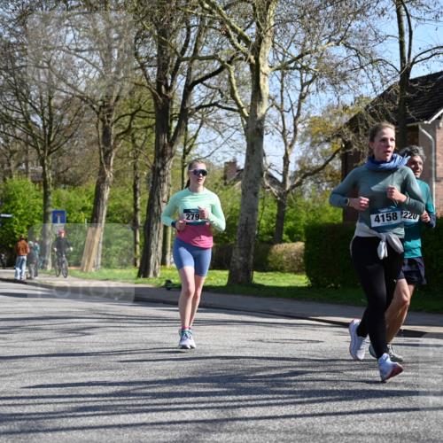 12.04.2026 - 45. Internationalen Wilhelmsburger Insellauf J. Mangold http://msf.ph/oto/9464877 12.04.2026 10:56:22 Ziel 5771, 4549, 4717, 2055, 5512, 2220, 4158, 2133, 2754, 4155, 2795, 3917, 5319, 5352, 2915, 3224, 4654, 3059, 3187, 4448, 2912, 2913, 4927, 2791, 2067, 4321, 2744, 5508 meine-sportfotos.de