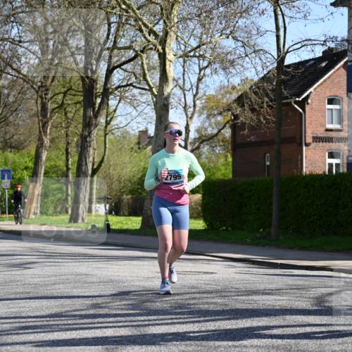12.04.2026 - 45. Internationalen Wilhelmsburger Insellauf J. Mangold http://msf.ph/oto/9464894 12.04.2026 10:56:22 Ziel 5771, 4549, 4717, 2055, 5512, 2220, 4158, 2133, 2754, 4155, 2795, 3917, 5319, 5352, 2915, 3224, 4654, 3059, 3187, 4448, 2912, 2913, 4927, 2791, 2067, 4321, 2744, 5508 meine-sportfotos.de