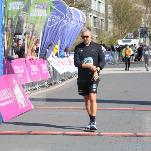 12.04.2026 - 45. Internationalen Wilhelmsburger Insellauf Strokosch-Dieckow http://msf.ph/oto/9464909 12.04.2026 11:14:45 Ziel 4982 meine-sportfotos.de