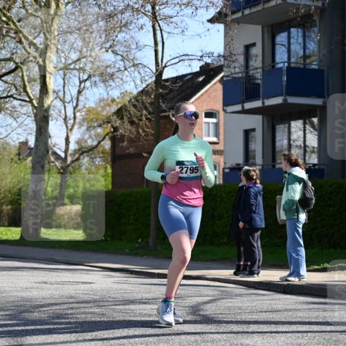 12.04.2026 - 45. Internationalen Wilhelmsburger Insellauf J. Mangold http://msf.ph/oto/9464918 12.04.2026 10:56:24 Ziel 4717, 2055, 5512, 2220, 4158, 2133, 2754, 4155, 2795, 3917, 5319, 5352, 2915, 3224, 2915, 3224, 4654, 3059, 3187, 4448, 2912, 2913, 4927, 2791, 2067, 4321, 2744, 5508, 4388, 2579 meine-sportfotos.de