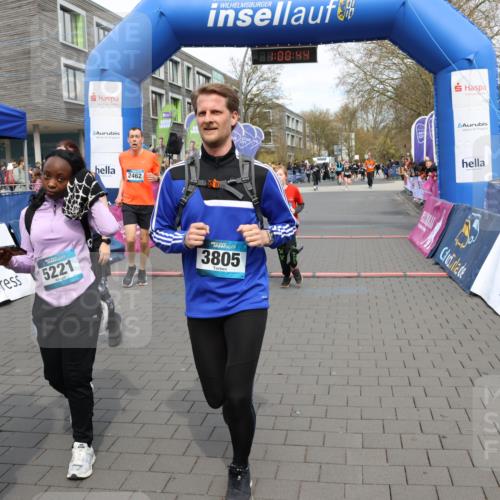12.04.2026 - 45. Internationalen Wilhelmsburger Insellauf Strokosch-Dieckow http://msf.ph/oto/9464924 12.04.2026 13:13:44 Ziel 3935, 3805, 5158, 5157, 2462, 4533, 5693 meine-sportfotos.de