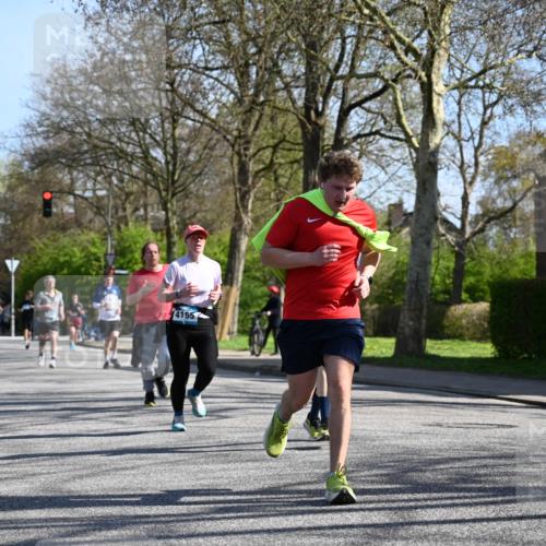 12.04.2026 - 45. Internationalen Wilhelmsburger Insellauf J. Mangold http://msf.ph/oto/9464929 12.04.2026 10:56:27 Ziel 4717, 2055, 5512, 2220, 4158, 2133, 2754, 4155, 2795, 3917, 5319, 5352, 2915, 3224, 4654, 4654, 3059, 3187, 4448, 2912, 2913, 4927, 2791, 2067, 4321, 2744, 5508, 4388, 2579, 2458, 5845, 5844 meine-sportfotos.de