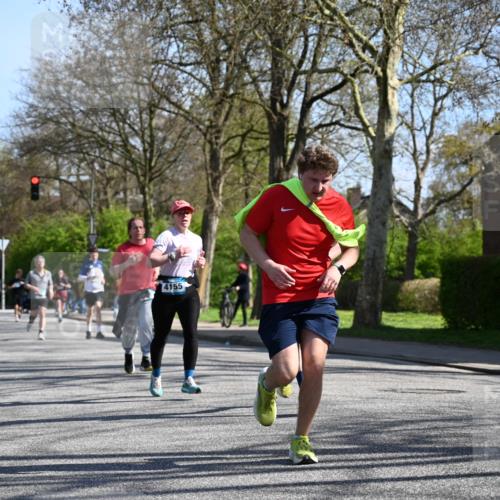12.04.2026 - 45. Internationalen Wilhelmsburger Insellauf J. Mangold http://msf.ph/oto/9464931 12.04.2026 10:56:28 Ziel 2055, 5512, 2220, 4158, 2133, 2754, 4155, 2795, 3917, 5319, 5352, 2915, 3224, 4654, 3059, 3187, 4448, 2912, 2913, 4927, 2791, 2067, 4321, 2744, 5508, 4388, 2579, 2458, 5845, 5844 meine-sportfotos.de