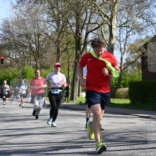 12.04.2026 - 45. Internationalen Wilhelmsburger Insellauf J. Mangold http://msf.ph/oto/9464936 12.04.2026 10:56:28 Ziel 2055, 5512, 2220, 4158, 2133, 2754, 4155, 2795, 3917, 5319, 5352, 2915, 3224, 4654, 3059, 3187, 4448, 2912, 2913, 4927, 2791, 2067, 4321, 2744, 5508, 4388, 2579, 2458, 5845, 5844 meine-sportfotos.de