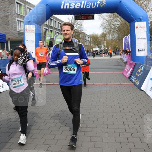 12.04.2026 - 45. Internationalen Wilhelmsburger Insellauf Strokosch-Dieckow http://msf.ph/oto/9464942 12.04.2026 13:13:44 Ziel 3935, 3805, 5158, 5157, 2462, 4533, 5693 meine-sportfotos.de