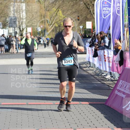 12.04.2026 - 45. Internationalen Wilhelmsburger Insellauf Strokosch-Dieckow http://msf.ph/oto/9464959 12.04.2026 11:14:53 Ziel 3343, 2452, 3018 meine-sportfotos.de