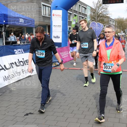 12.04.2026 - 45. Internationalen Wilhelmsburger Insellauf Strokosch-Dieckow http://msf.ph/oto/9464974 12.04.2026 13:13:41 Ziel 3942, 5221, 3540, 3933, 3935, 3805, 5158, 5157, 2462, 4533, 5693 meine-sportfotos.de
