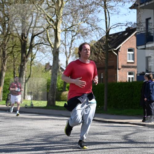 12.04.2026 - 45. Internationalen Wilhelmsburger Insellauf J. Mangold http://msf.ph/oto/9464976 12.04.2026 10:56:30 Ziel 2055, 5512, 2220, 4158, 2133, 2754, 4155, 2795, 3917, 5319, 5352, 2915, 3224, 4654, 3059, 3187, 4448, 2912, 2913, 4927, 2791, 2067, 4321, 2744, 5508, 4388, 2579, 2458, 5845, 5844 meine-sportfotos.de