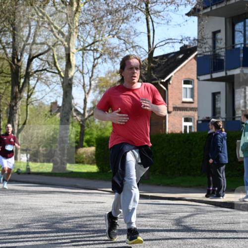 12.04.2026 - 45. Internationalen Wilhelmsburger Insellauf J. Mangold http://msf.ph/oto/9464978 12.04.2026 10:56:31 Ziel 5512, 2220, 4158, 2133, 2754, 4155, 2795, 3917, 5319, 5352, 2915, 3224, 4654, 3059, 3187, 3059, 3187, 4448, 2912, 2913, 4927, 2791, 4927, 2791, 2067, 4321, 2744, 5508, 4388, 2579, 2458, 5845, 5844 meine-sportfotos.de