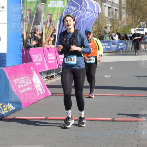 12.04.2026 - 45. Internationalen Wilhelmsburger Insellauf Strokosch-Dieckow http://msf.ph/oto/9464994 12.04.2026 11:14:55 Ziel 3343, 2452, 3018, 2424 meine-sportfotos.de