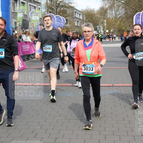 12.04.2026 - 45. Internationalen Wilhelmsburger Insellauf Strokosch-Dieckow http://msf.ph/oto/9464997 12.04.2026 13:13:40 Ziel 4364, 3942, 5221, 3540, 3933, 3935, 3805, 5158, 5157, 2462, 4533, 5693 meine-sportfotos.de