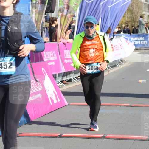 12.04.2026 - 45. Internationalen Wilhelmsburger Insellauf Strokosch-Dieckow http://msf.ph/oto/9464999 12.04.2026 11:14:56 Ziel 3343, 2452, 3018, 2424 meine-sportfotos.de