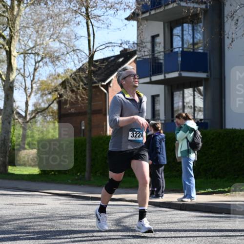 12.04.2026 - 45. Internationalen Wilhelmsburger Insellauf J. Mangold http://msf.ph/oto/9465014 12.04.2026 10:56:36 Ziel 4158, 2133, 2754, 4155, 2795, 3917, 5319, 5352, 2915, 3224, 4654, 3059, 3187, 4448, 2912, 2913, 4927, 2791, 2067, 4321, 2744, 5508, 4388, 2579, 2579, 2458, 5845, 5844, 5701 meine-sportfotos.de