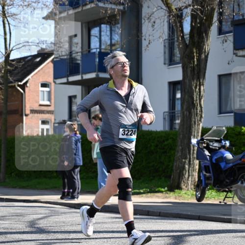12.04.2026 - 45. Internationalen Wilhelmsburger Insellauf J. Mangold http://msf.ph/oto/9465022 12.04.2026 10:56:36 Ziel 4158, 2133, 2754, 4155, 2795, 3917, 5319, 5352, 2915, 3224, 4654, 3059, 3187, 4448, 2912, 2913, 4927, 2791, 2067, 4321, 2744, 5508, 4388, 2579, 2579, 2458, 5845, 5844, 5701 meine-sportfotos.de
